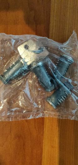 *** NEW Thule Cylinder Locks (set of 4) ***