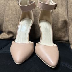 Beige Pointed Toe Heel Size 5