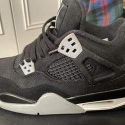 Jordan 4’s black canvas