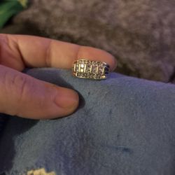 10k Three Row Diamond Ring. About Size 10