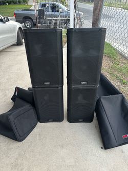 QSC k10 (original) Like new!!!