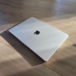 One Owner 16" 1tb SSD M1 Pro 16 Gb MacBook Pro