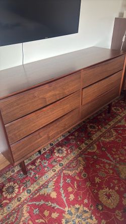 Dresser- 6-drawer- Article