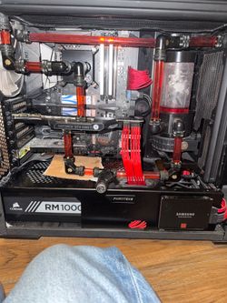 Fully custom water loop Gaming PC