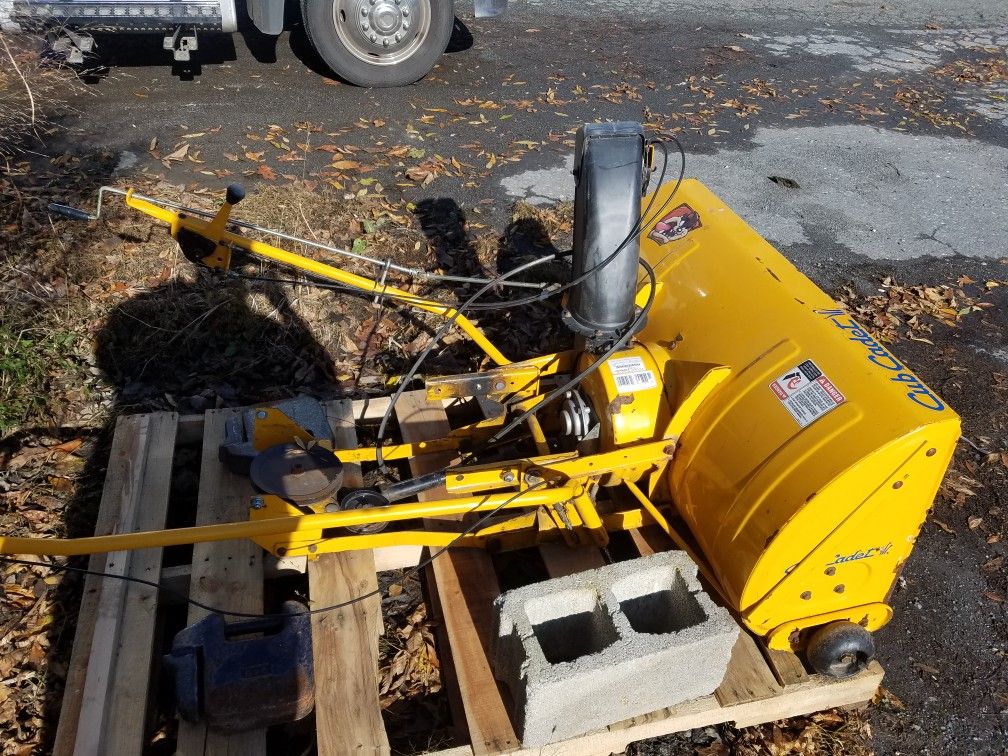 Cub cadet 2000 series 42" snowblower snow blower attachment