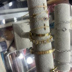 Bracelets 