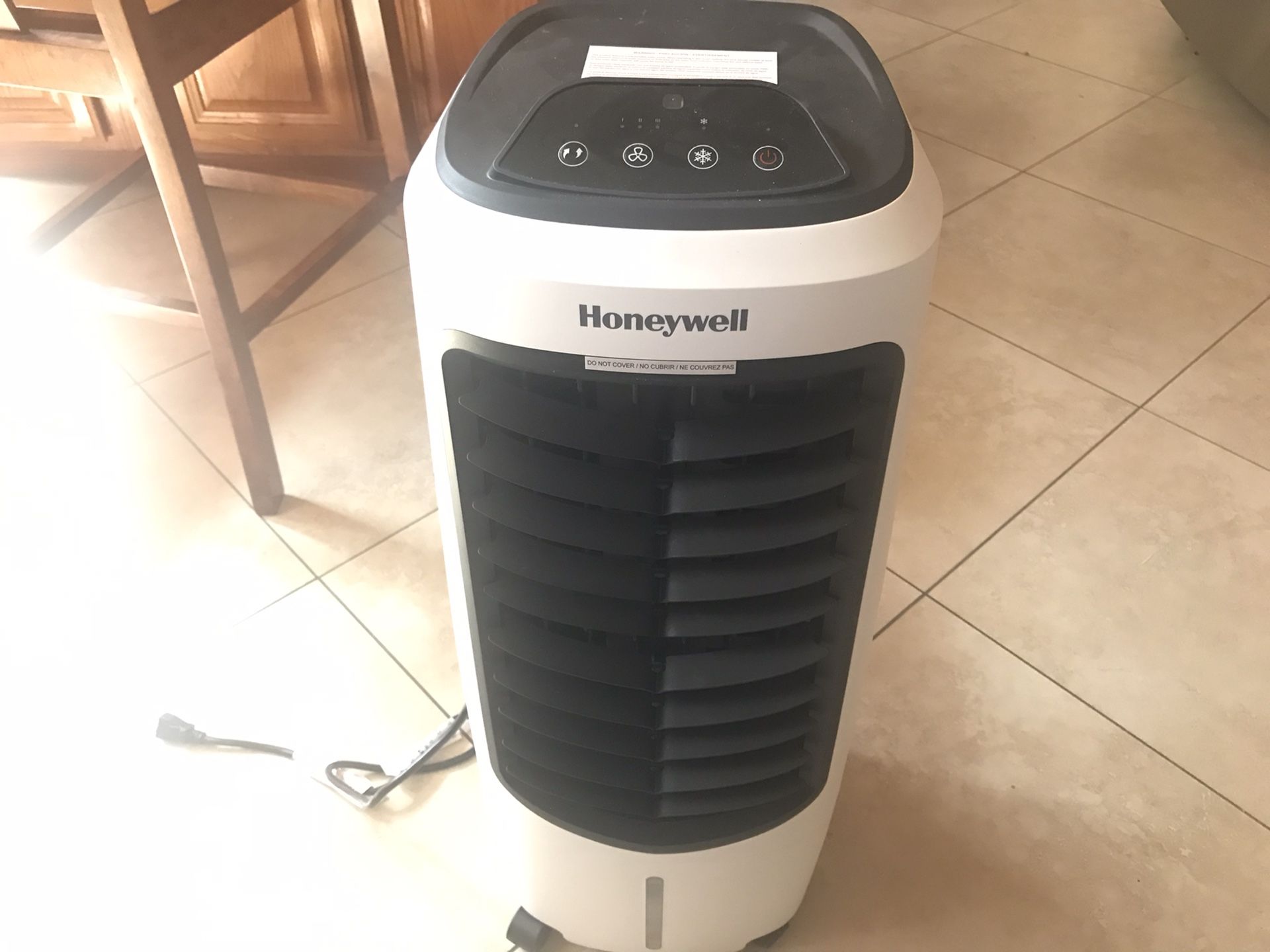 Honeywell TC10PEU Compact Evaporative Tower Air Cooler with Fan and