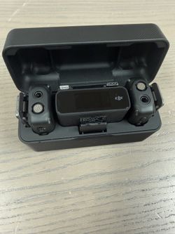 DJI Mic Wireless Microphone System 2 TX + 1 RX + Charging Case - Mint Condition