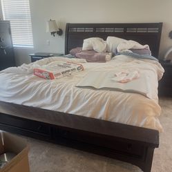 Cal King Bedroom Set