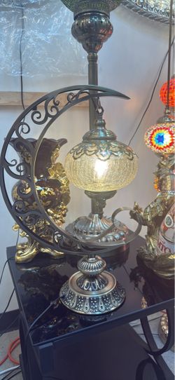 Decorative Crescent Moon Table Lamp