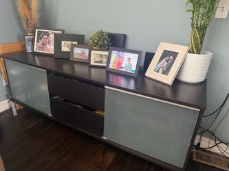 Tv console