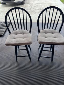 Swivel barstools