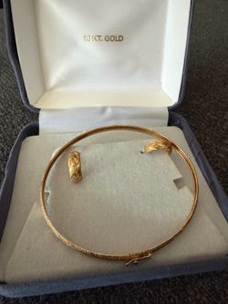 Brazalete y aretes