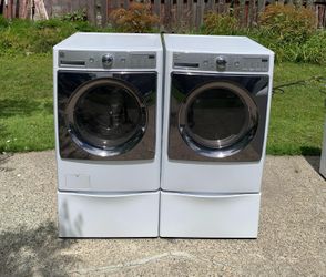 Kenmore washer and dryer set.