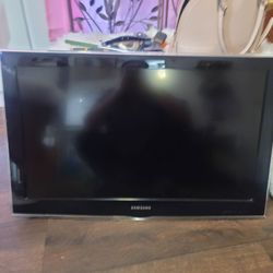 Samsung 32"  TV