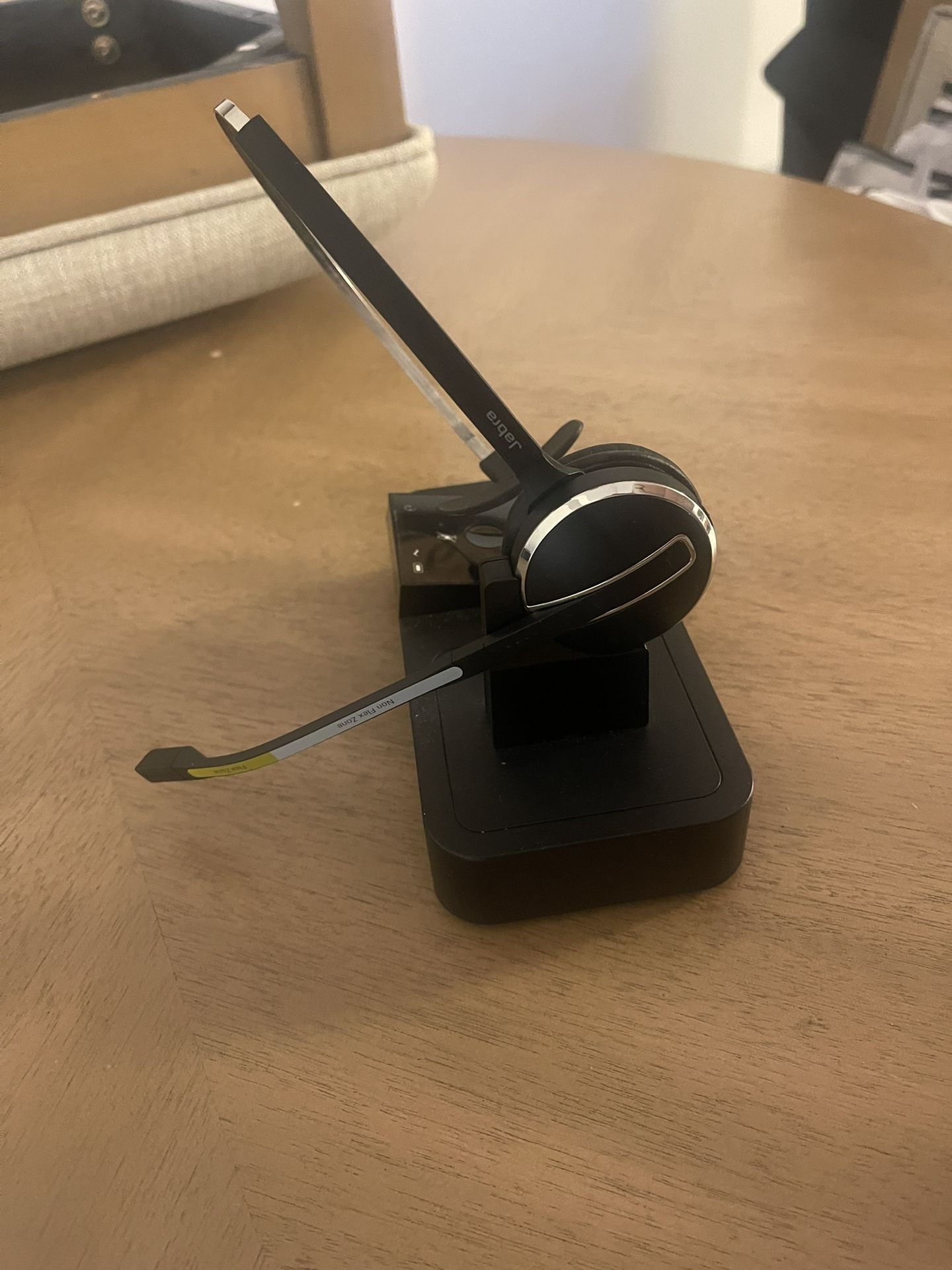 Jabra Pro 9450 Wireless Headset β Dual Connectivity for Office & Remote Work