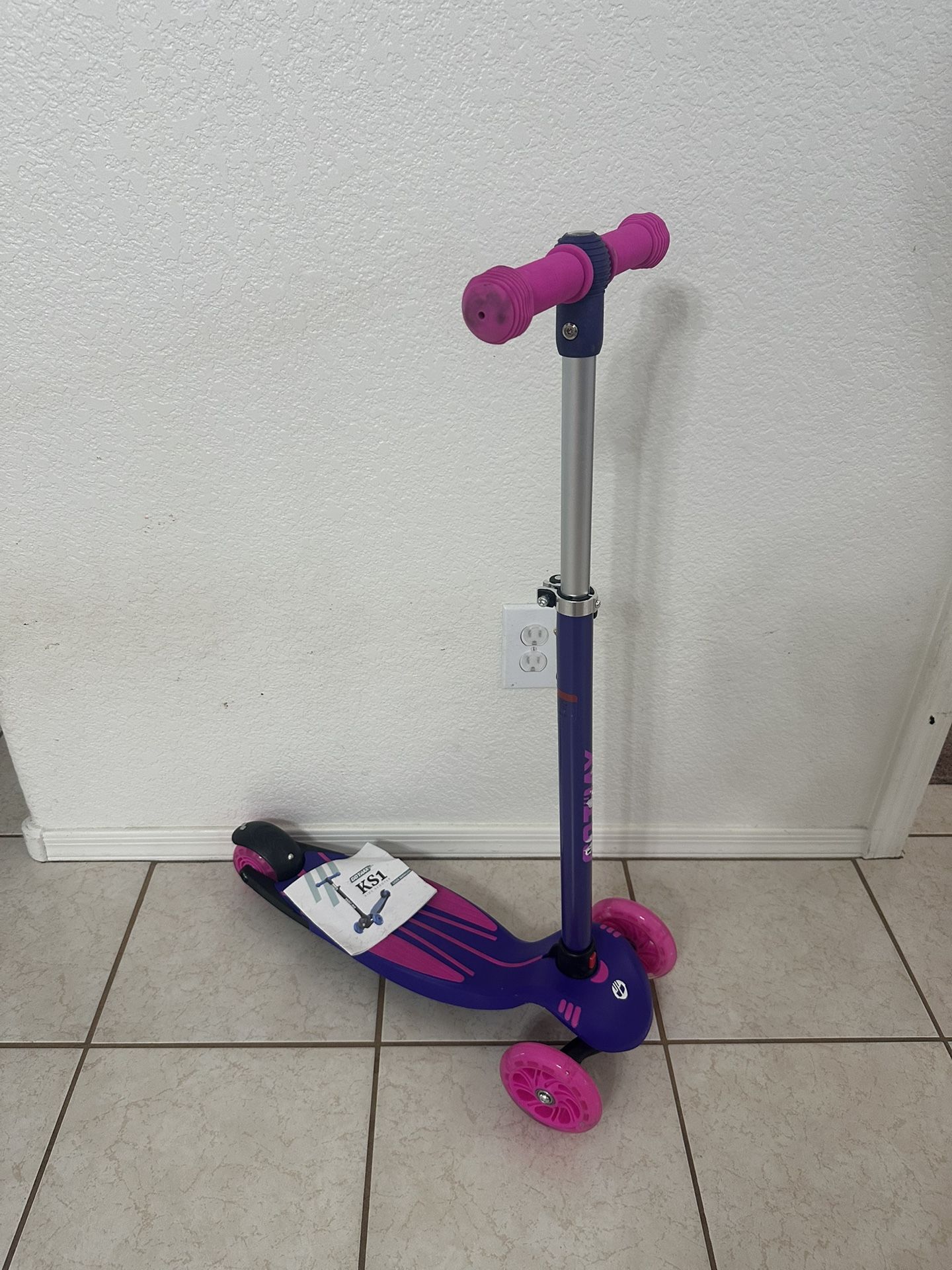 Gotrax KS1 Three Wheal Kick Scooter