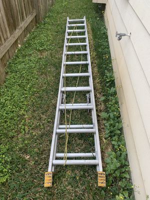 Photo 24 ft Aluminum ladder