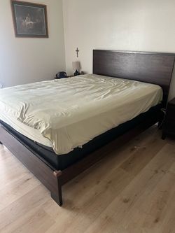 Dark Brown Wood Queen Bed + Sealy Mattress
