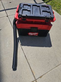 Milwaukee vaccum