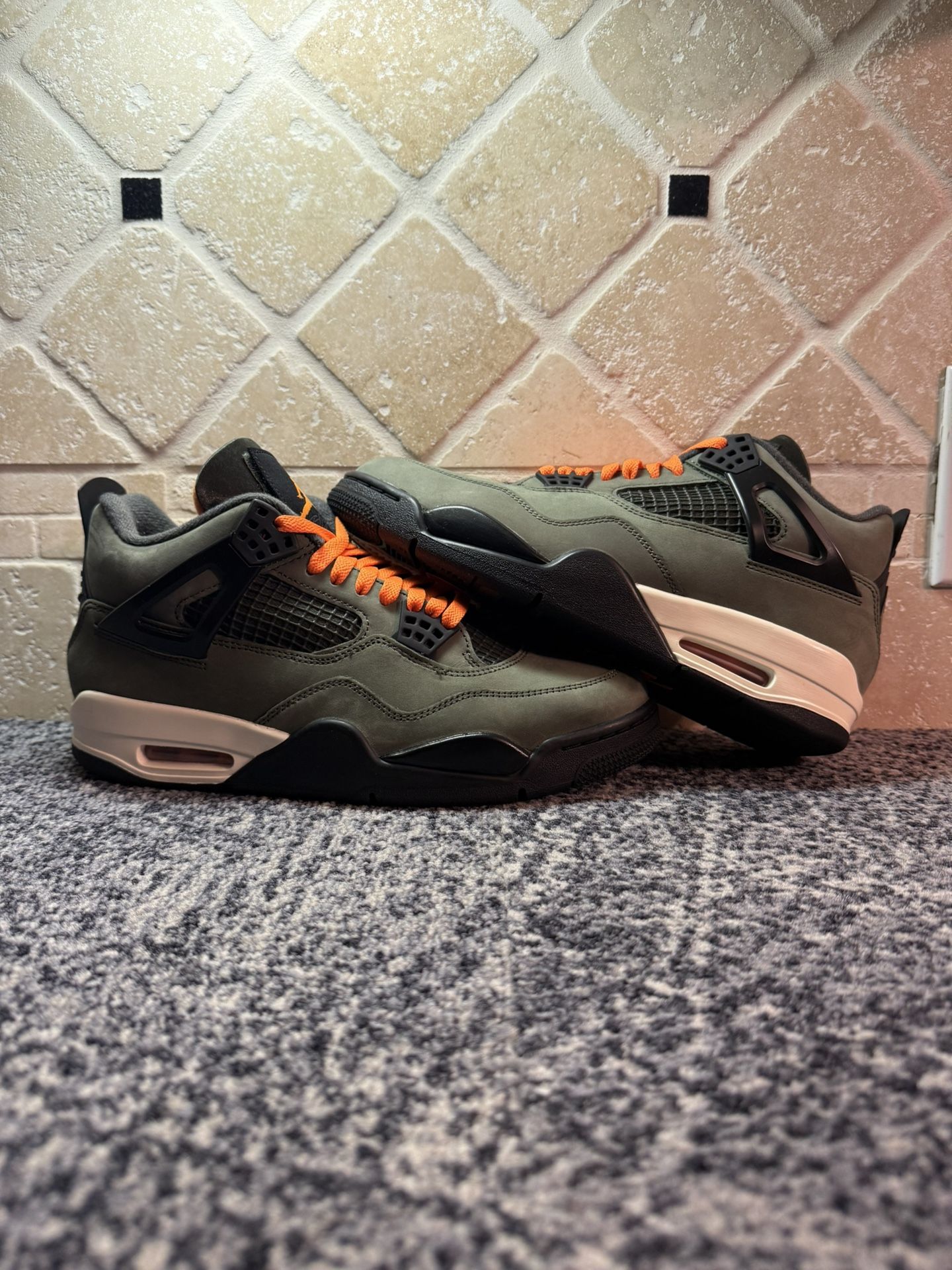 -Jordan 4s “Undefeated” -Size 8.5M -Og all -Like new -Shipping available