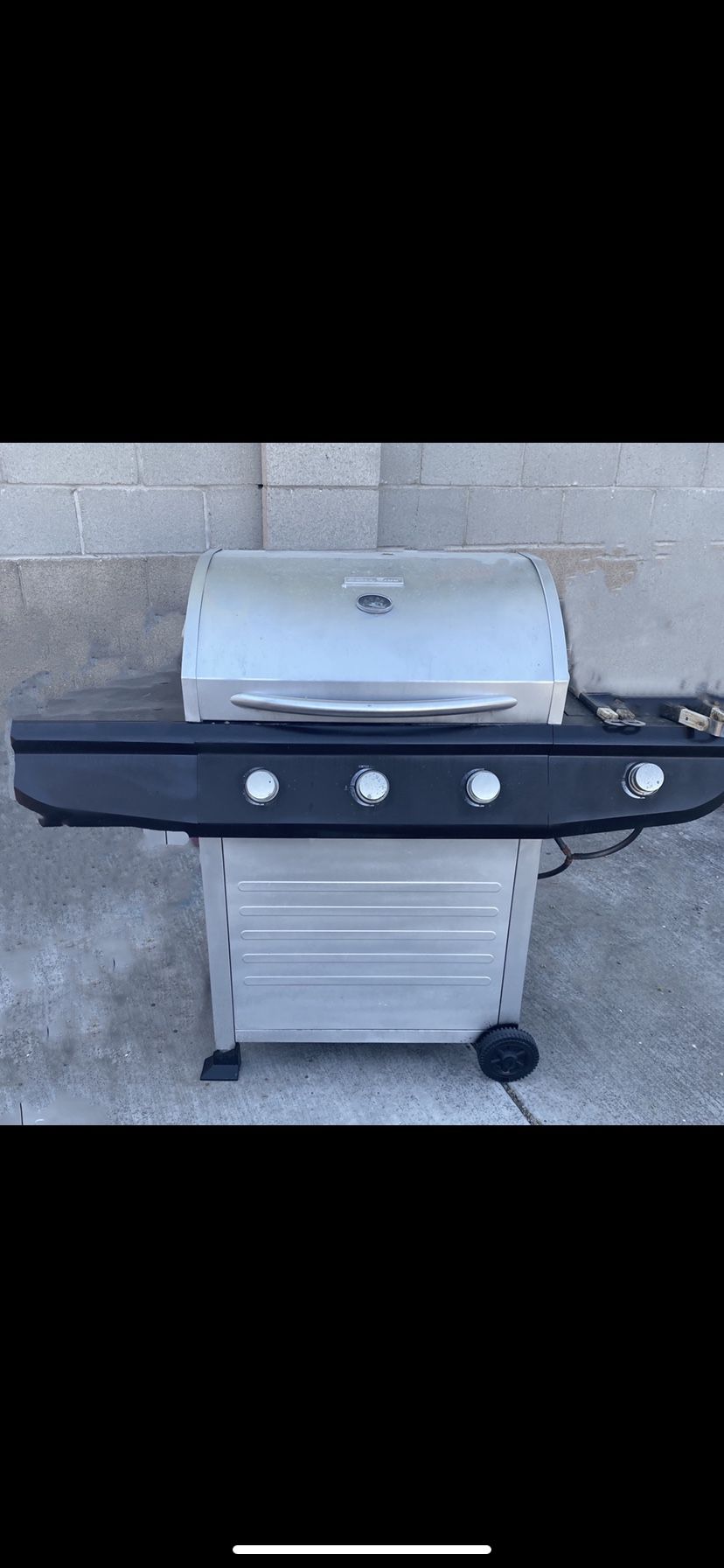 GAS GRILL WITH SIDE BURNER!