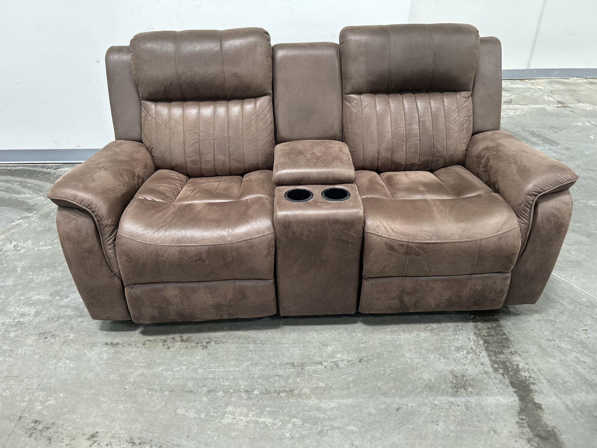 Sofá And Loveseat Manual Recliners. Chk Description Pls