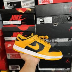 Nike Dunk Low Goldenrod size 11 VNDS