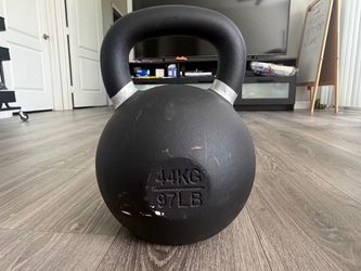44 KG / 99 LB   KETTLEBELL - Heavy Like New $90