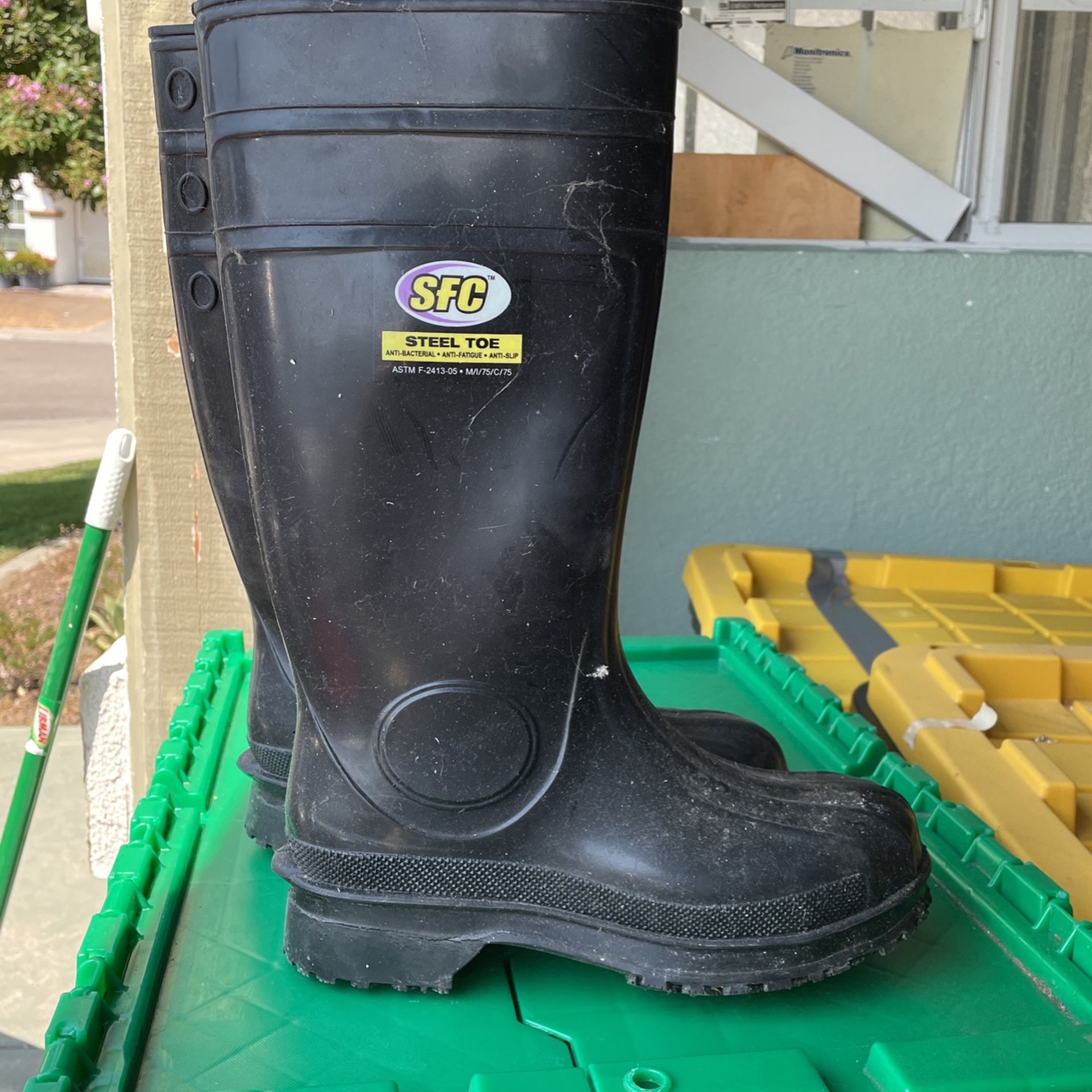 Size 7 Slip Resistant