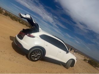 Mazda cx9  color  white