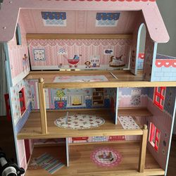 Doll house for sale 