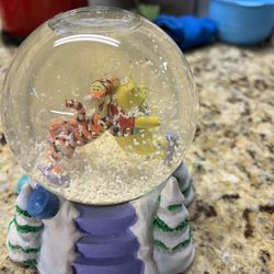Pooh & Tiger Snow Globe