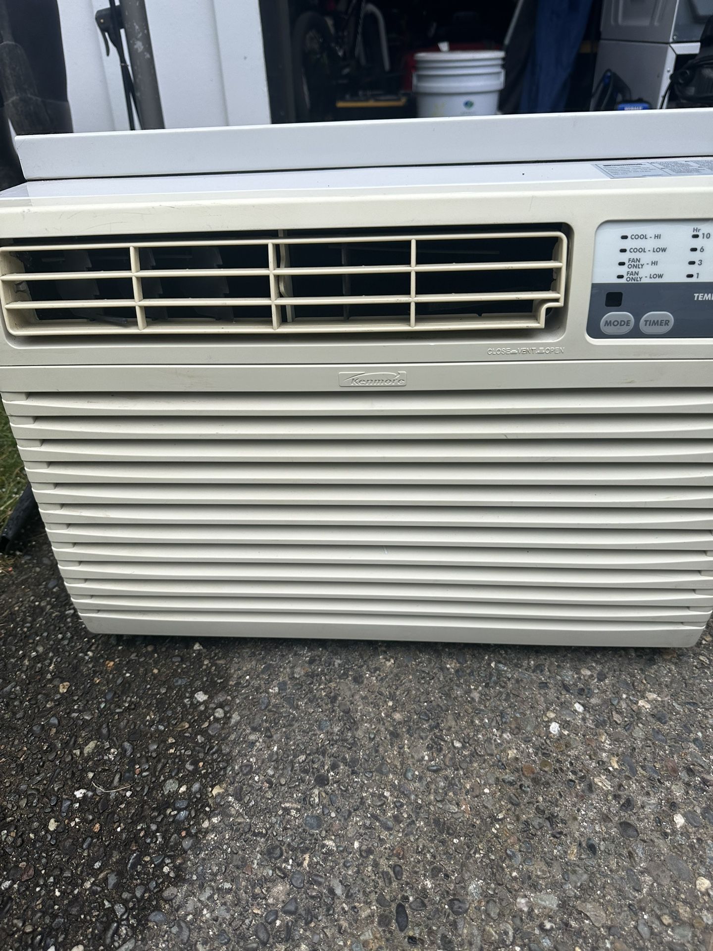 FREE Kenmore Window Air Condition 10.000bt.