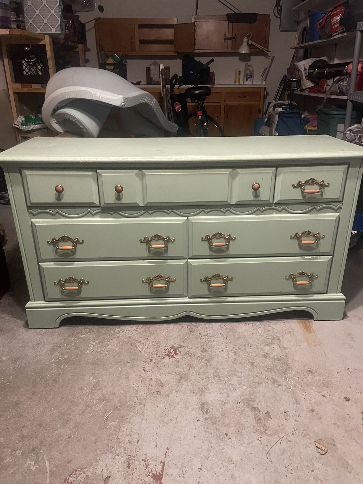 Dresser - Free