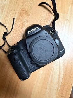 Canon 5D Mark III (body) - Good Condition