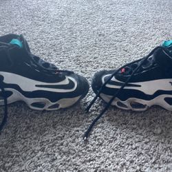 Ken Griffey’s Size 4