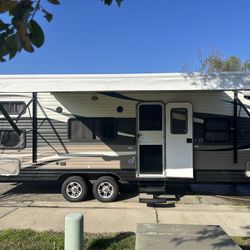 2014 Avenger Travel Trailer 