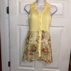 Spring Tunic Top Size Small