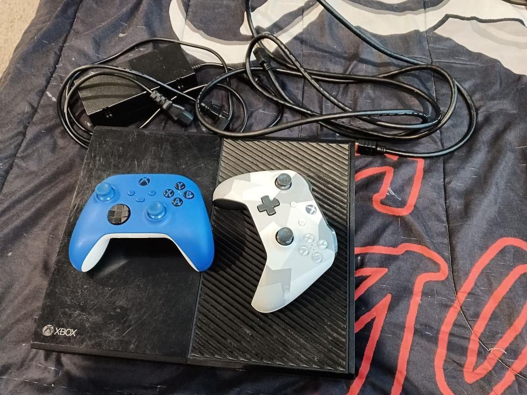 Xbox 1 For Sale ( Will Trade For A MacBook)