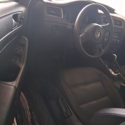 Jetta2014 1.8 Turbo Solo Un Venado  Dos Puestas  Dañadas De Sumido