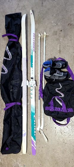 Peltonen Calibre Waxless Cross Country Skis