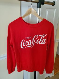 Coca cola red crewneck size S women