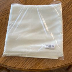 New In Package Ivory Polyester Tablecloths 90x90 