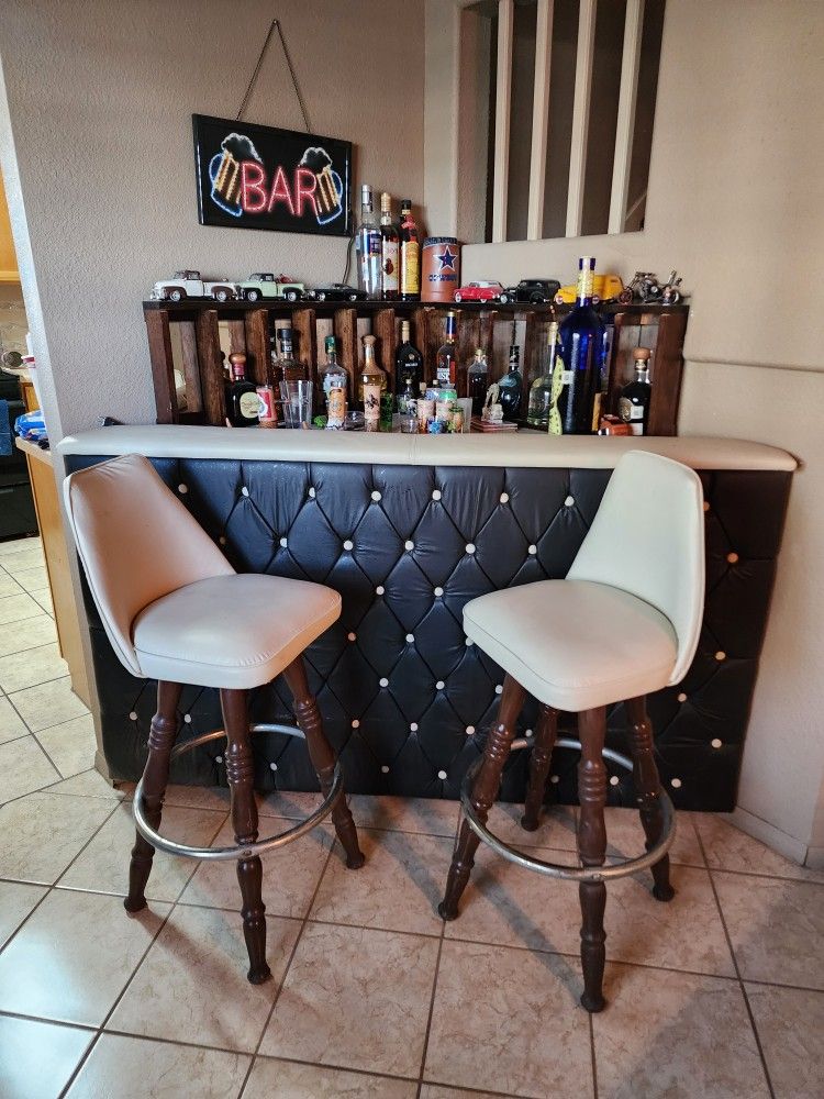 CORNER BAR, LIGHT FIXTURE, TOWEL RACK, HANGING CLOSET SYSTEM, GLASSWARE