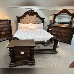 MAYLEE DARK BROWN UPHOLSTERED BEDROOM SET