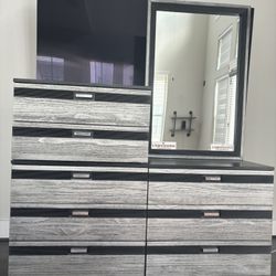 Modern Furniture Set (6-Drawer Dresser With 2-Drawer Dresser Stack & Vertical Mirror) - OBO