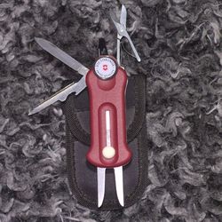 Victorinox Swiss Army Golf Multi-Tool With Original Case And Bag Clamp.Exelent Condition