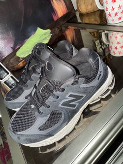New Balance 2002R tennis shoes