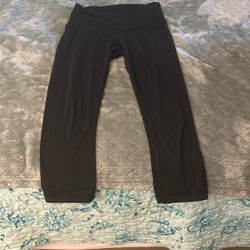 Black LuLulemon  Capri Leggings
